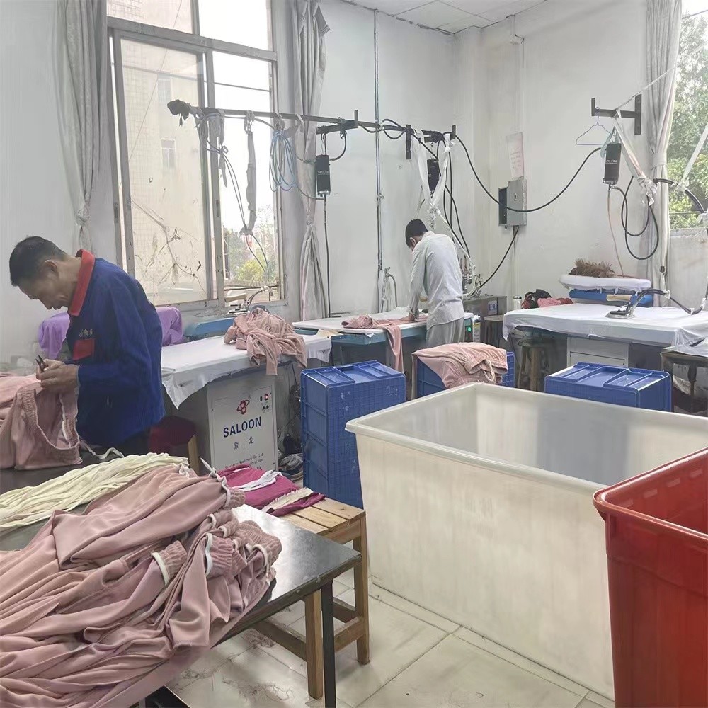 Guangzhou Vinas clothing technology Co., LTD fabrika üretim hattı