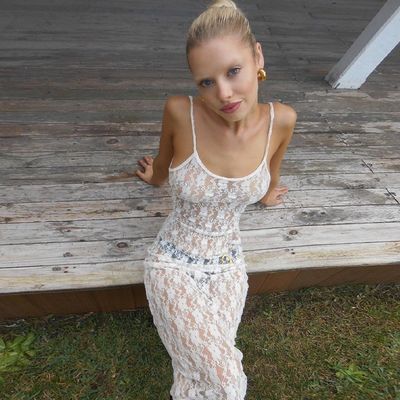 Perspektif Ağı Halter Elbise Küçük Plum Çiçeği Sırtsız Uzun Gören Eteği