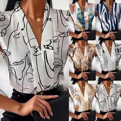 Moda V boyun kolsuz üst sıradan baskılı V boyun tişörtü