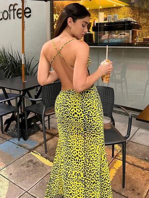 Seksi Sırtsız Kalça Kıyafetleri Moda Seksi Leopard Halter Kıyafetleri