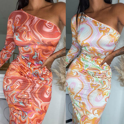 Moda Baskı Kalça Paketi Elbise Diagonal Omuz Uzun Yumruk Slim Fit Elbise Kalça Sargı