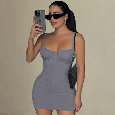 Katı Renkli İnce Dikişli Elbise Şık Sırtsız İnce Seksi Açık Sırt Elbise