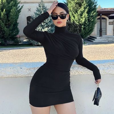 Şık, ince örgülü elbise Katı Renkli Plüse Slim Fit Çanta Kalça Elbise Eteği Yuvarlak Boyun