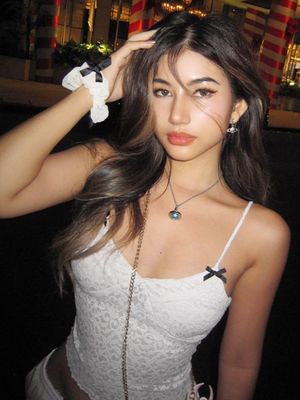 Özel kadınların yeni moda seksi saf rüzgar tatlı ve baharatlı desen küçük kemer bir taban bluz kadın