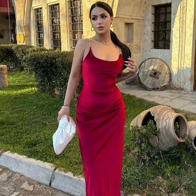 Yüksek anlayışlı özel yeni moda seksi halter halter katı renkli elbise