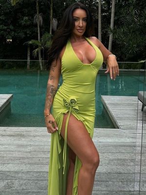 Özel Bahar ve Yaz Yeni Moda Seksi Katı Renk Zayıf Yüksek Bel V boyun Halter Elbise Kadın