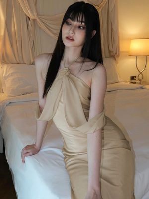 Yazın yeni moda yabancı stil halter eteği seksi sırtsız ince mizaçlı parlak elbise