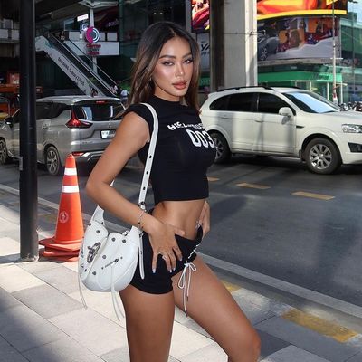 Yeni niş Hottie kolsuz mektup baskı ultra kısa ürün tişört üst