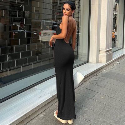 Yeni moda seksi sırtsız sağlam renkli ince bir halterli elbise