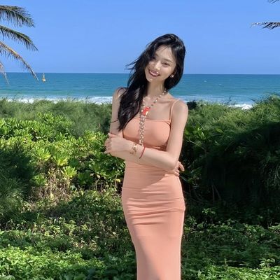 Tek çizgili boyun halter halter seksi moda saf rüzgar ince bel bel uzun elbise