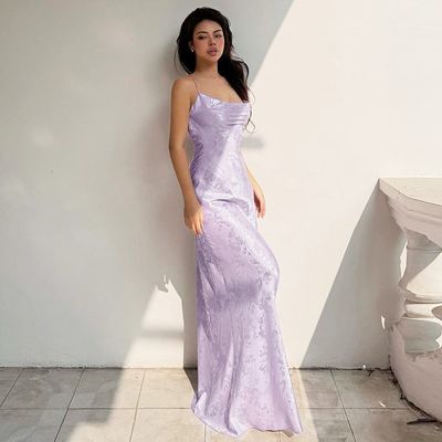 Kadın Yaz Yeni Seksi çizgi boynuzlu Fransız tarzı Satin Sırtsız Uzun Halter elbise